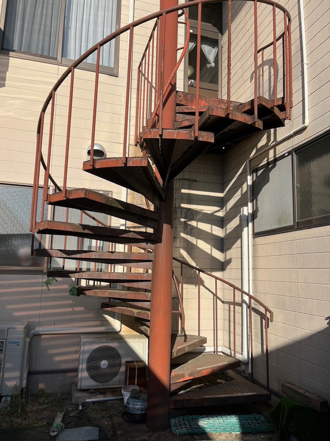 鉄骨螺旋階段塗装工事