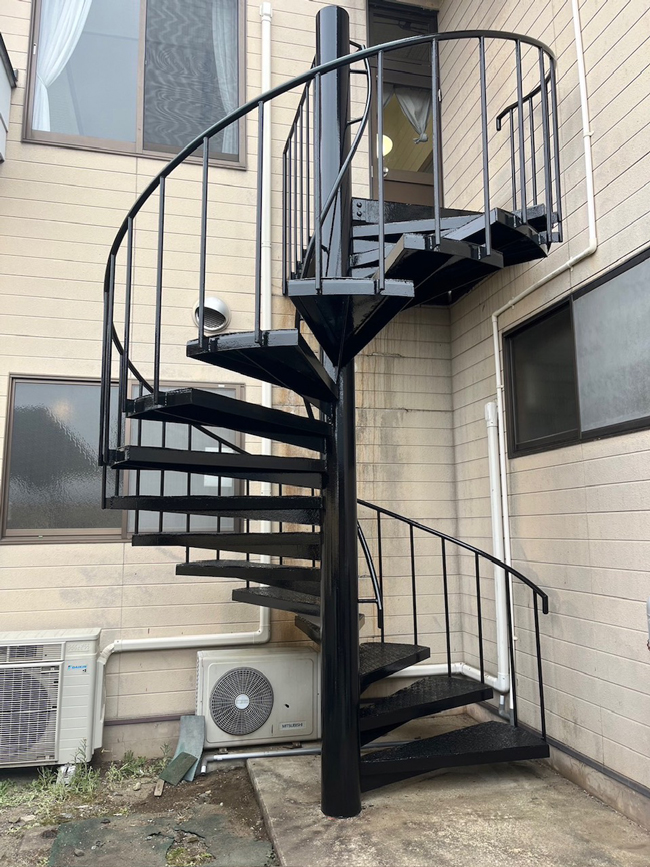 鉄骨螺旋階段塗装工事