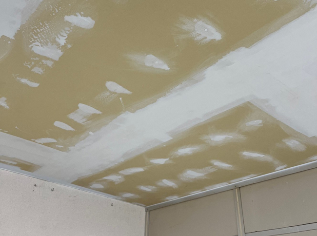 事務所天井補修及び塗装工事