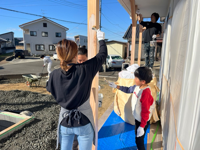 デッキ部柱塗装及び擁壁高圧洗浄作業